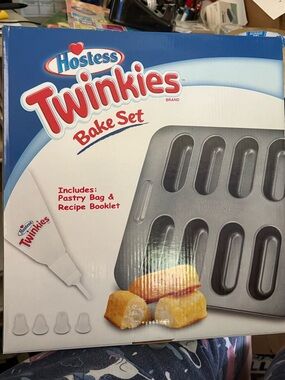 Hostess Twinkies Bake Set - NEW